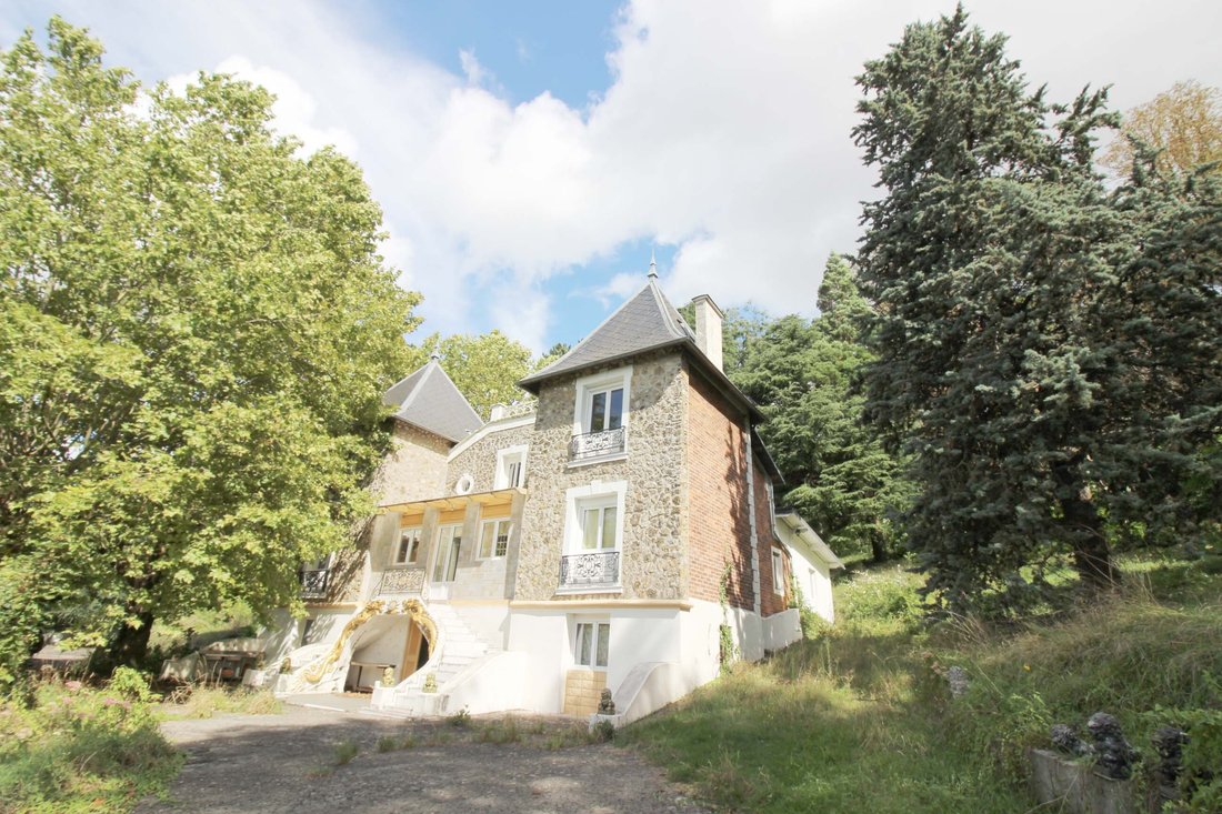 Castle in Champigny-sur-Marne, Ile-de-France, France 1 - 15618317