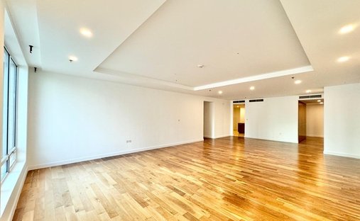 Apartment in DIFC / Dubai International Financial Centre, Dubai, United Arab Emirates 1