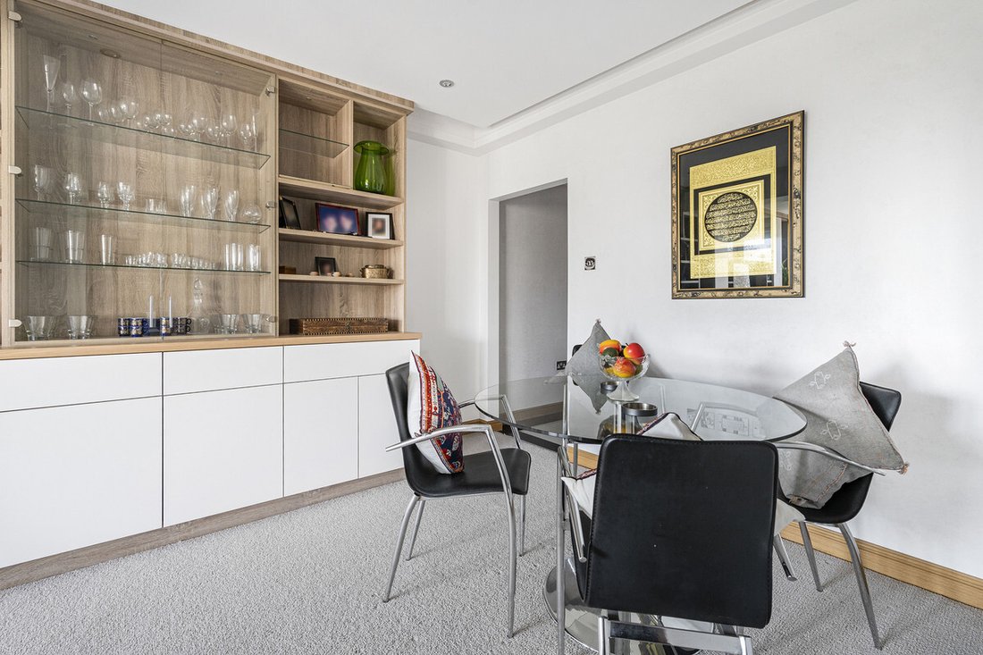Apartment in Mayfair, Westminster, England 5 - 15620128