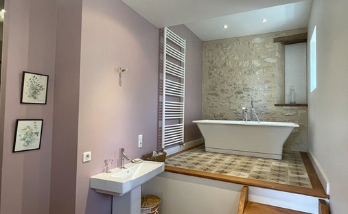 Castle for Sale in Montcaret, Nouvelle-Aquitaine, France