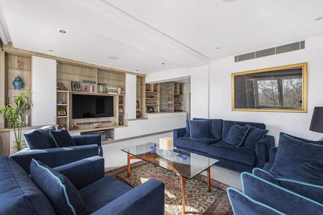 Apartment in Mayfair, Westminster, England 2 - 15620128