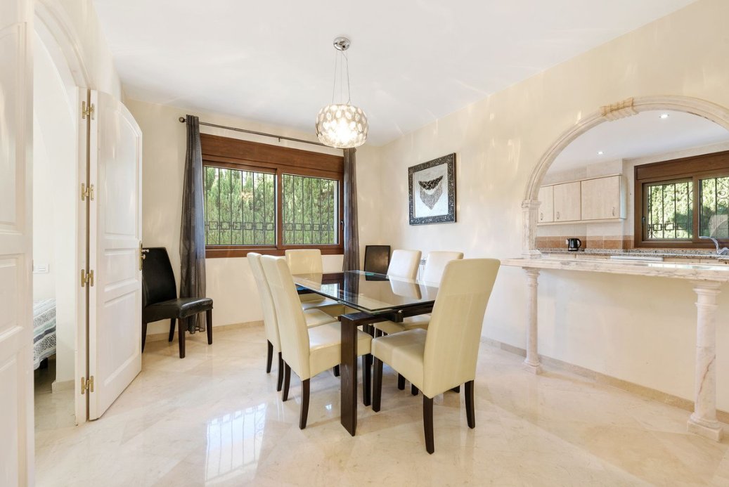 Villa in Marbella, Andalusia, Spain 5 - 15621178