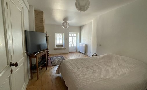 Castle for Sale in Montcaret, Nouvelle-Aquitaine, France