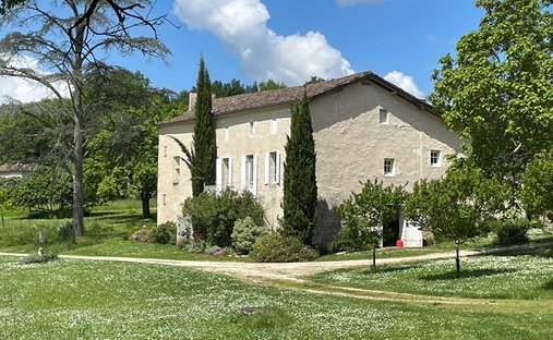 Castle for Sale in Montcaret, Nouvelle-Aquitaine, France
