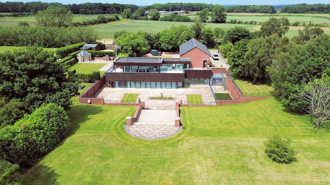 House in Barlborough, England 2 - 14559277