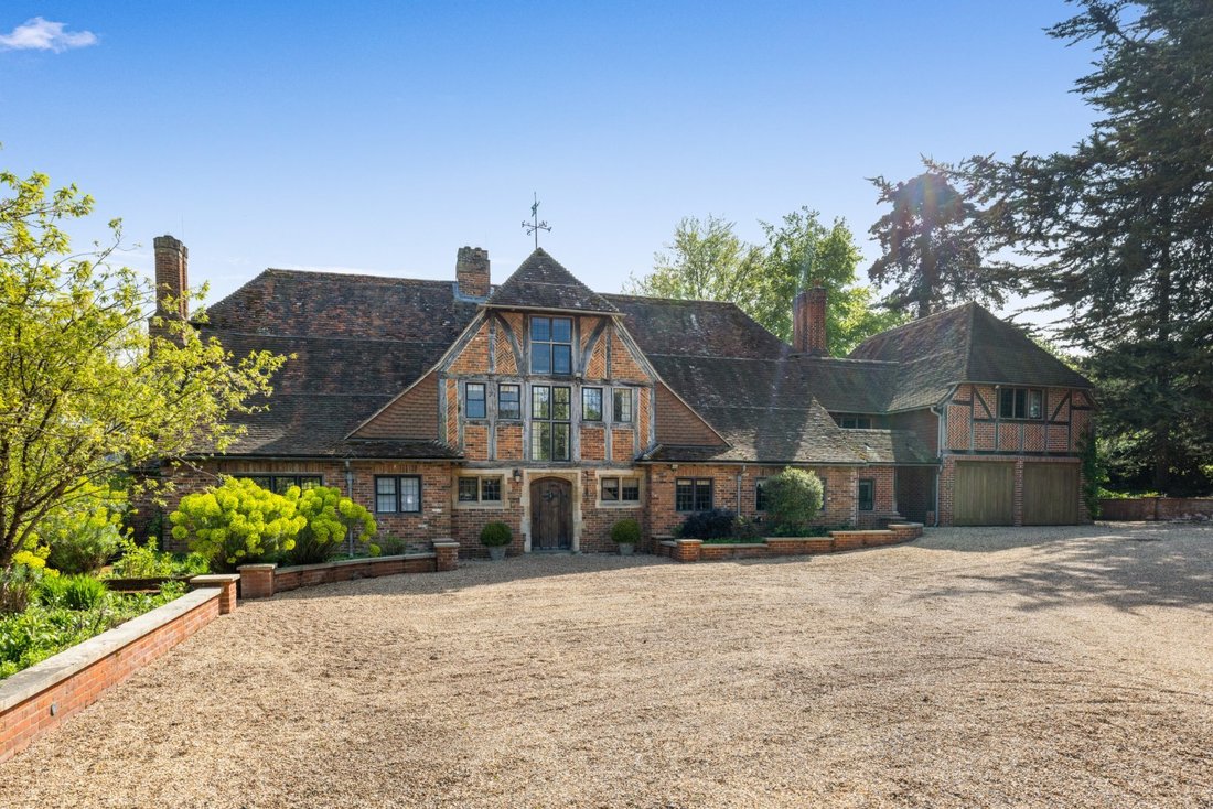 House in Dogmersfield, England 2 - 15618863