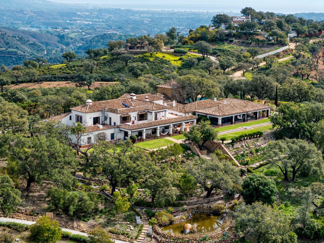 Finca in Elviria-Cabopino, Marbella, Spain 1 - 15621169
