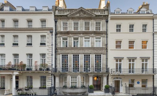 Apartment in Mayfair, Westminster, England 1