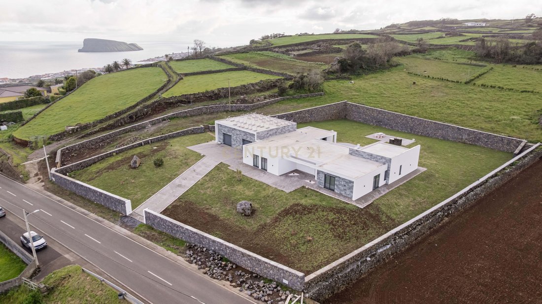 Villa in Porto Judeu, Azores, Portugal 2 - 15620950