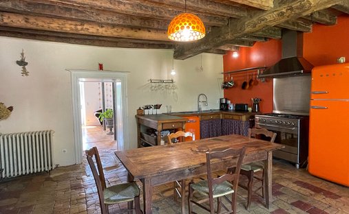 Castle for Sale in Montcaret, Nouvelle-Aquitaine, France