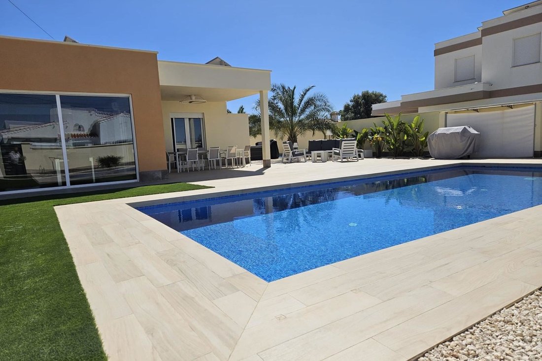 Villa in Torrevieja, Valencian Community, Spain 2 - 15618846