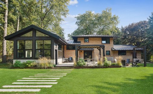 House in Hamilton, Ontario, Canada 1