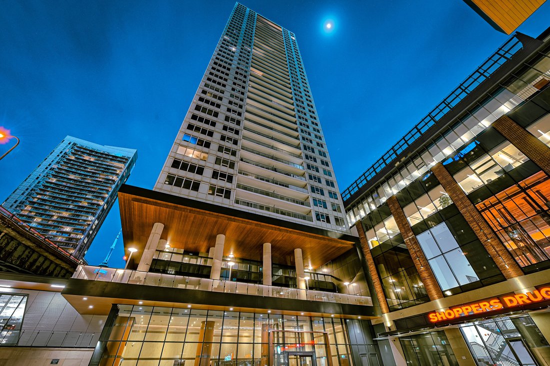 Condo in Toronto, Ontario, Canada 2 - 15620650