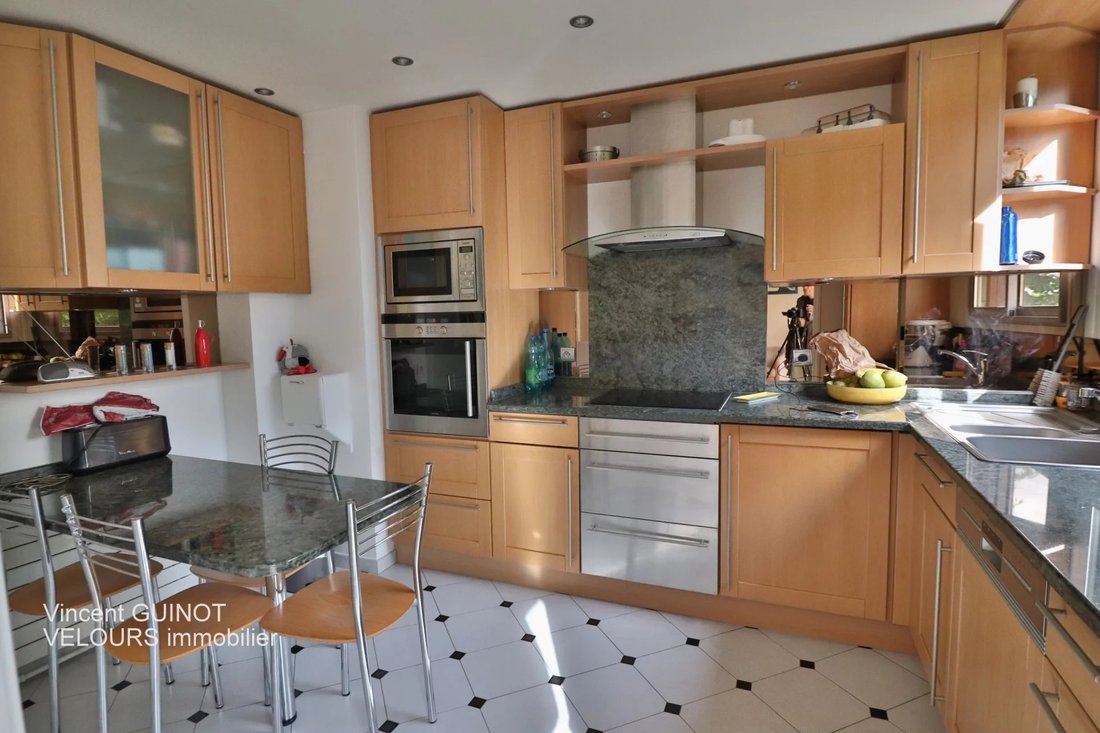 Apartment in Armagis, Saint-Germain-en-Laye, France 2 - 15618774