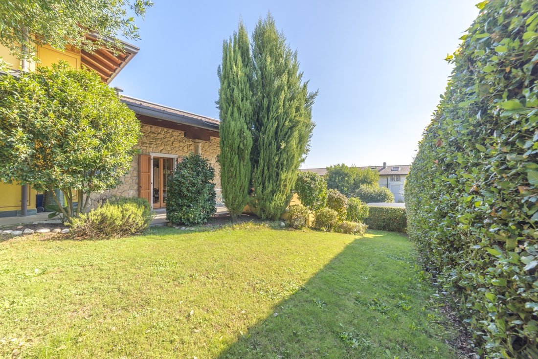 Villa in Center - Semi-Center, Cantu, Lombardy 2 - 15622117