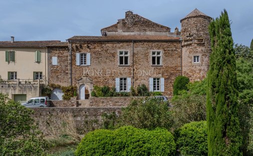 Schloss in Centre Ville, Clermont-l'Hérault, Frankreich 1