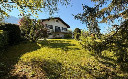 House in Bossey, Auvergne-Rhône-Alpes, France 1