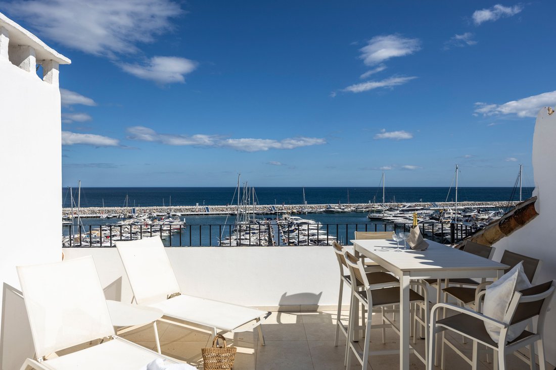 Apartment in Puerto Banus, Marbella, Spain 4 - 15623024
