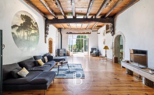 Castle for Sale in Peyrehorade, Nouvelle-Aquitaine, France