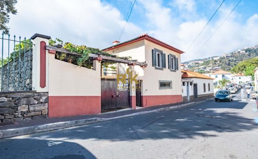 Villa in Santa Cruz, Autonome Region Madeira, Portugal 1
