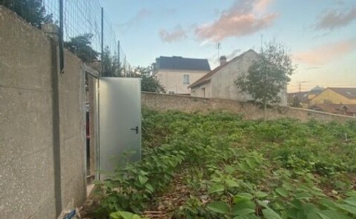 Land in Centre Nord, Palaiseau, France 1