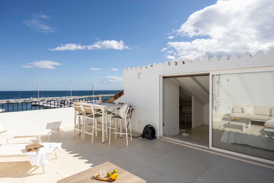 Apartment in Puerto Banus, Marbella, Spain 3 - 15623024