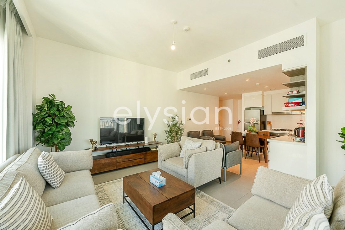 Apartment in Zabeel, Dubai, United Arab Emirates 1 - 15623193