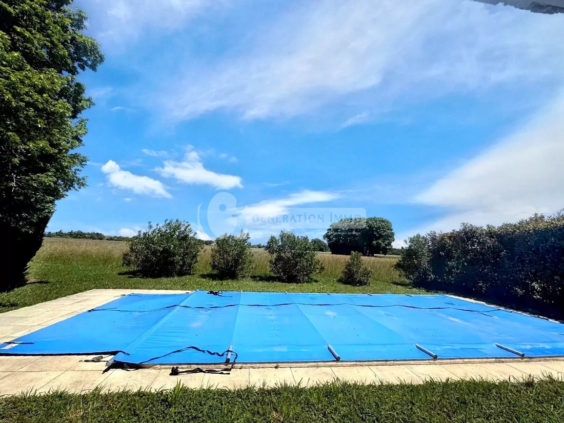 Country House in Arles, Provence-Alpes-Côte d'Azur, France 3 - 15540837