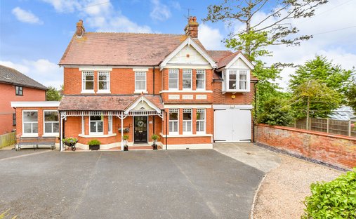House in Broomfield, Canterbury, England 1