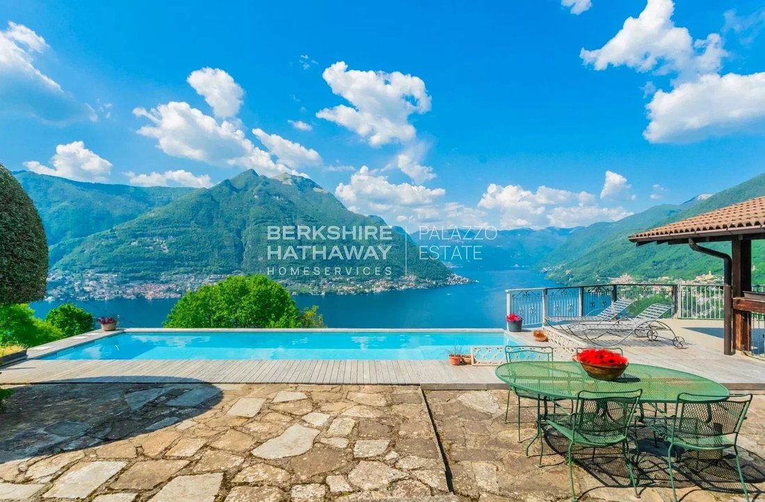 Villa in Faggeto Lario, Lombardy, Italy 1 - 15624832