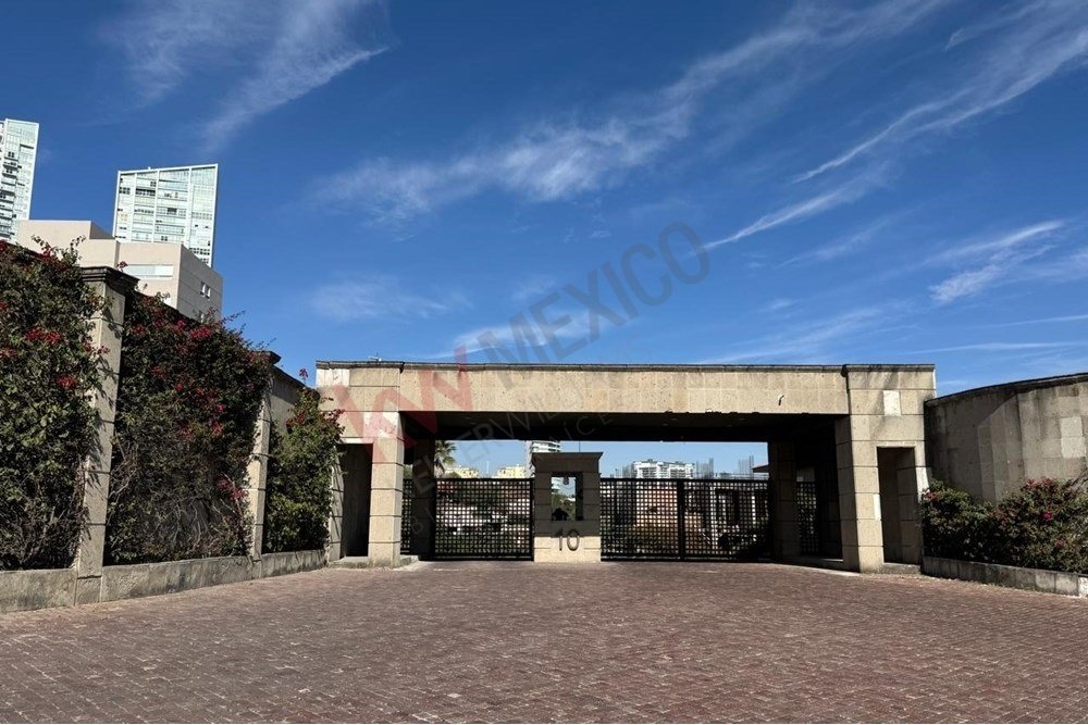 Land in Naucalpan de Juárez, State of Mexico, Mexico 1 - 15625632