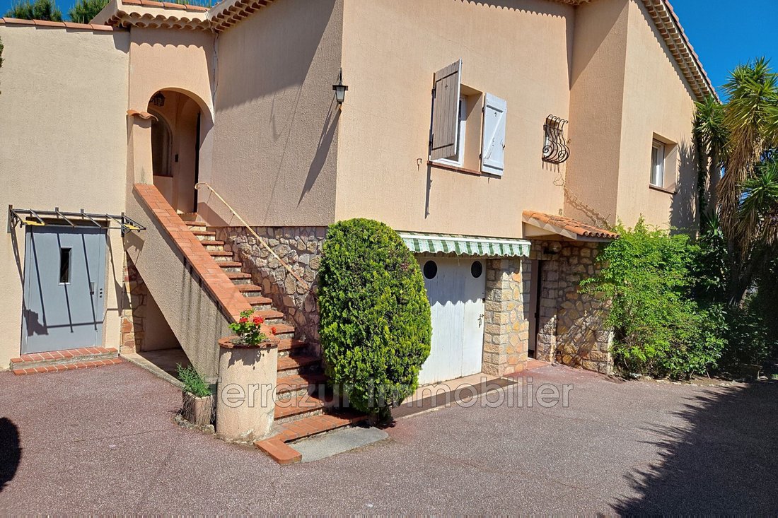 Villa in Gabelle-Courcettes-Les Clos, Vallauris, France 1 - 15620087