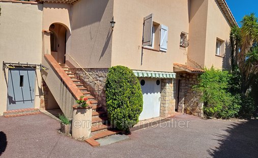 Villa in Gabelle-Courcettes-Les Clos, Vallauris, France 1