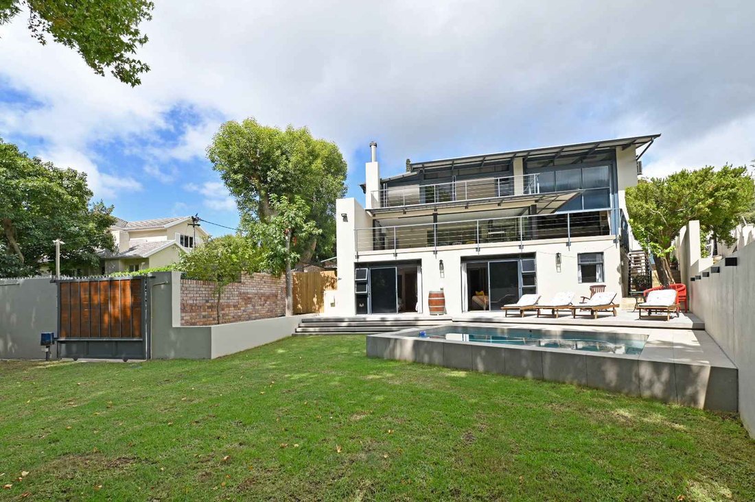 House in Bishopscourt, Cape Town, South Africa 4 - 15624768