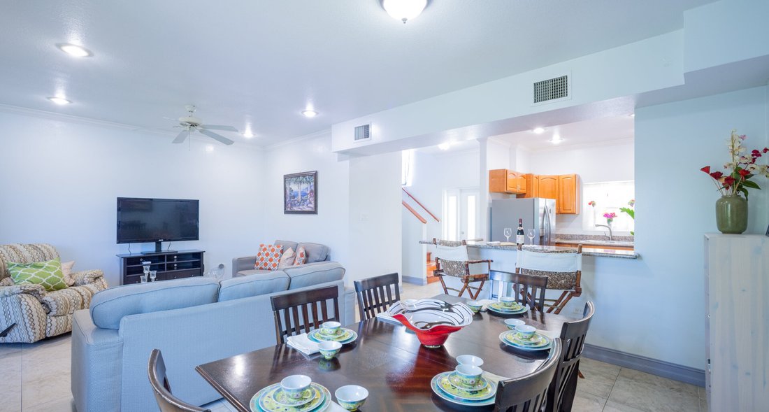 Apartment in George Town, George Town, Cayman Islands 2 - 15607102