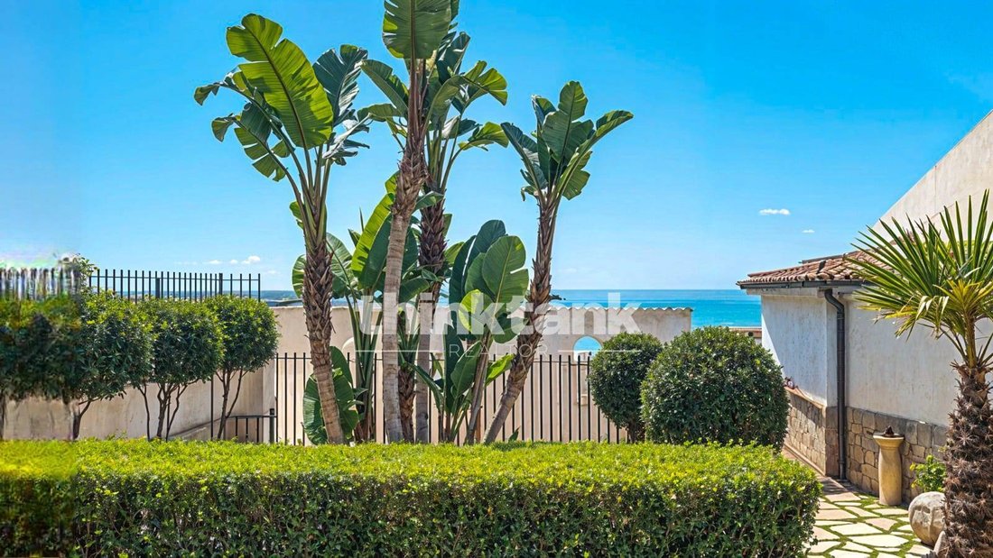 Villa in Sciacca, Sicily, Italy 1 - 15625483