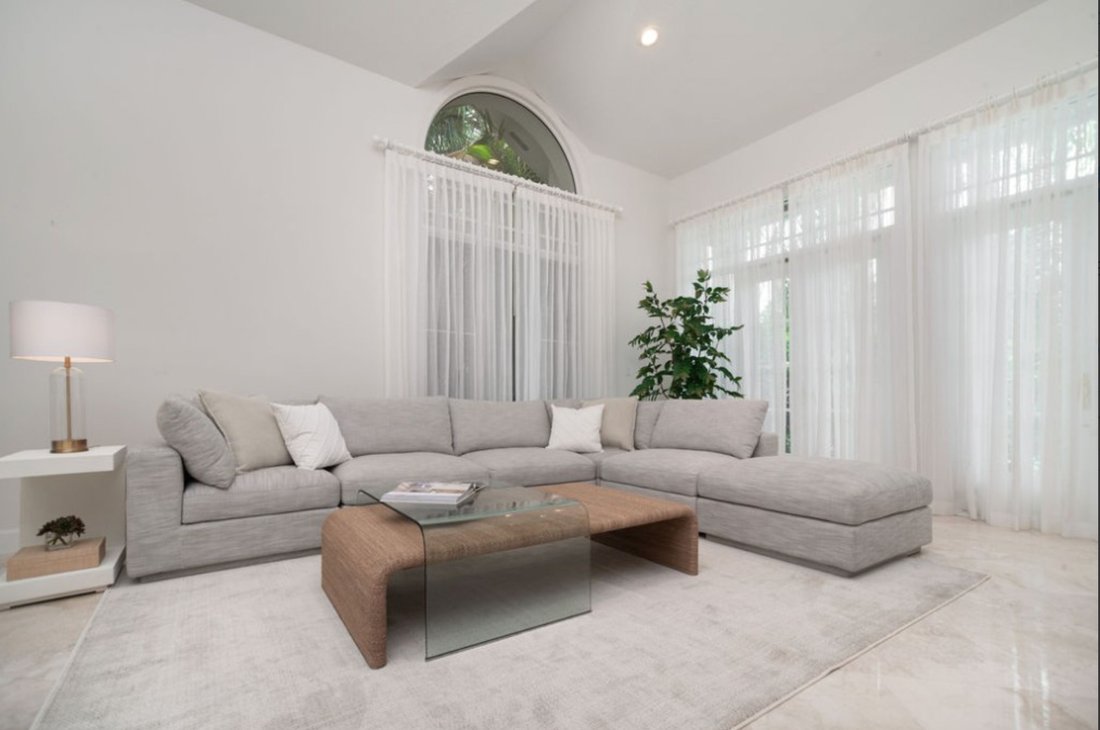 Townhouse in Palm Heights Drive, George Town, Cayman Islands 2 - 15625254