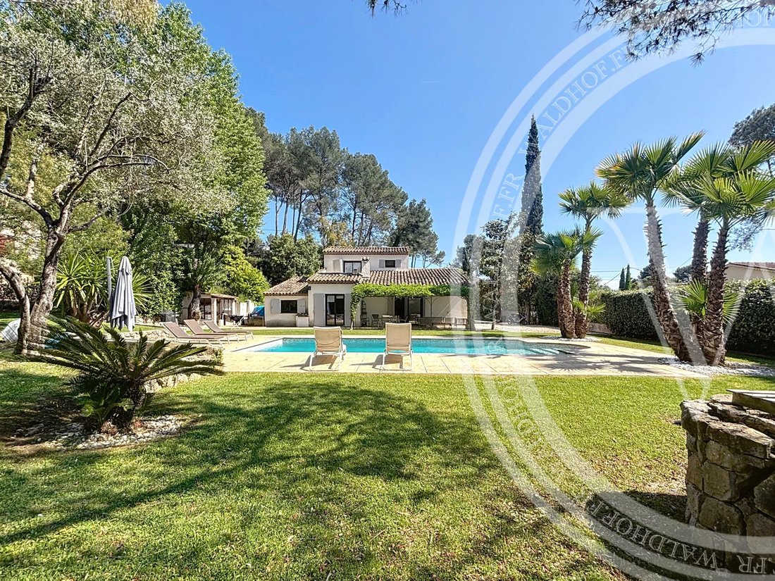 Villa in Mougins, Provence-Alpes-Côte d'Azur, France 3 - 13691101