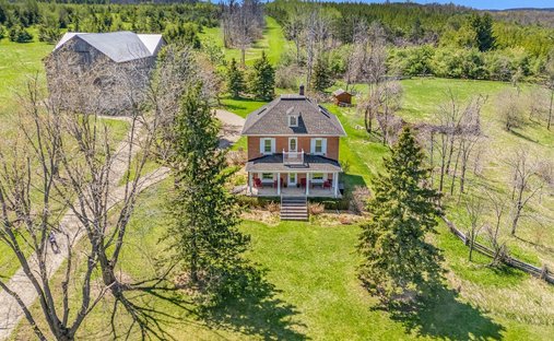 House in Mulmur, Ontario, Canada 1