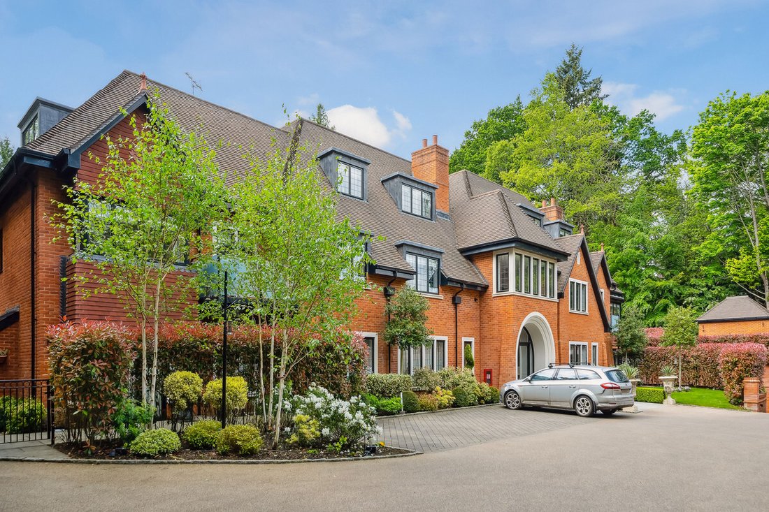 Apartment in South Ascot, England 2 - 15624910