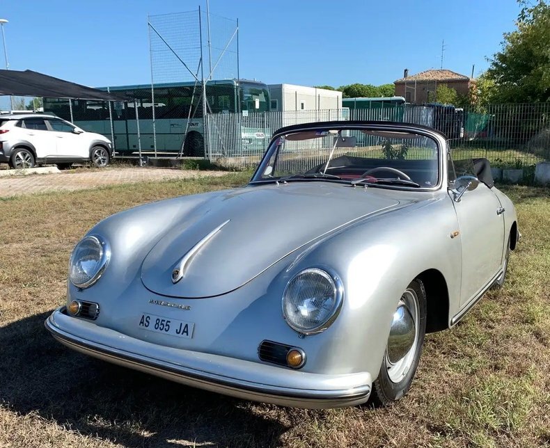 Cabriolet in Glendale, United States 1 - 15626425