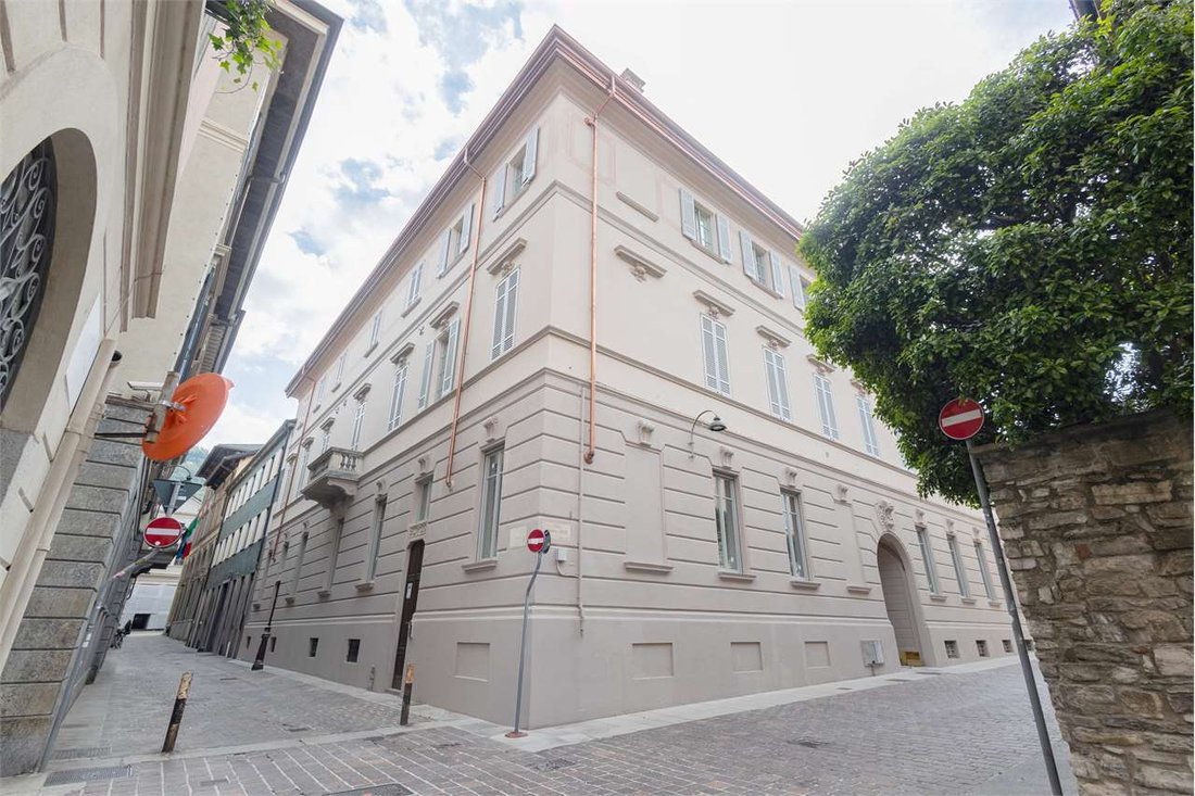 Apartment in Historic Center, Como, Lombardy 1 - 15624853