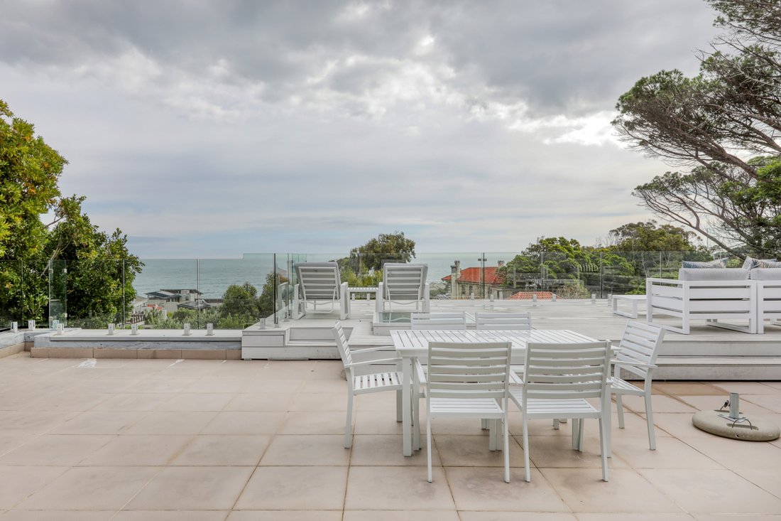 Apartment in Camps Bay, Cape Town, South Africa 5 - 15626708