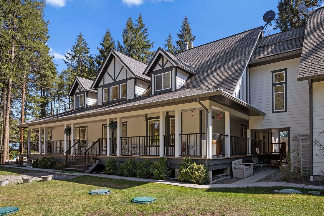 House in Kelowna, British Columbia, Canada 2 - 15619771