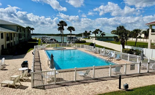Condo in New Smyrna Beach, Florida, United States 1
