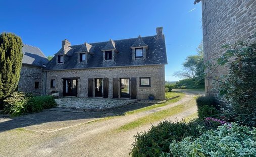 House in Plonevez-Porzay, Brittany, France 1