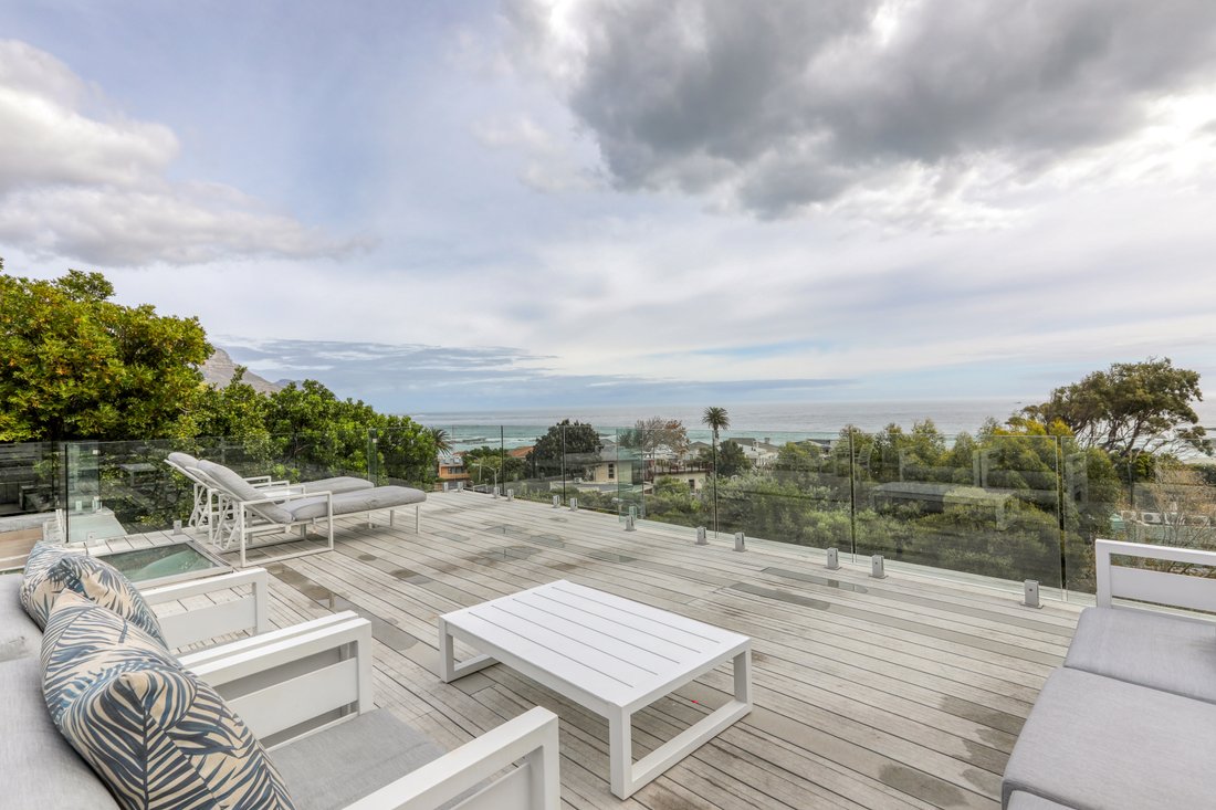 Apartment in Camps Bay, Cape Town, South Africa 2 - 15626708