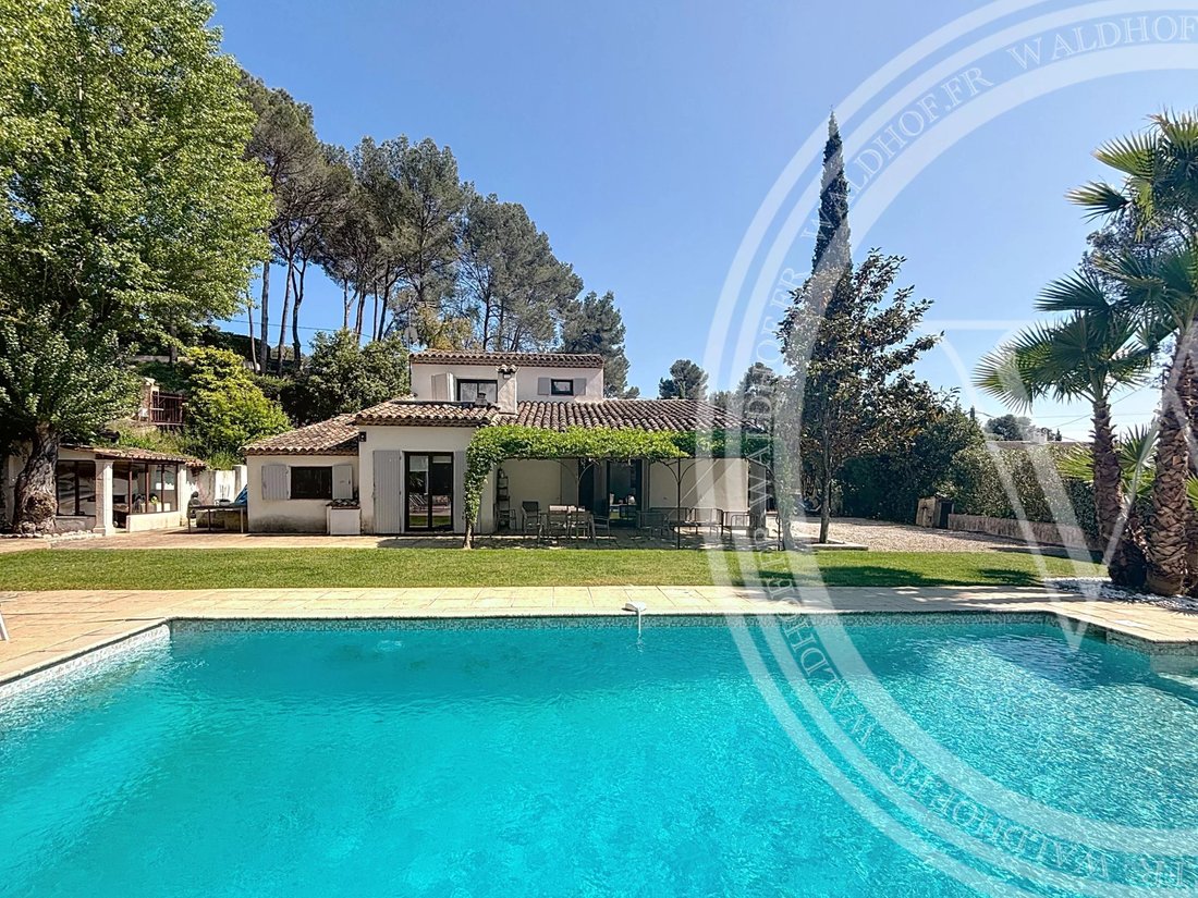 Villa in Mougins, Provence-Alpes-Côte d'Azur, France 1 - 13691101