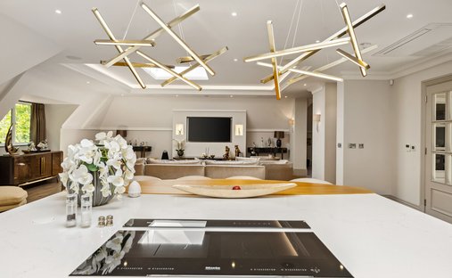 Apartment in South Ascot, England 1
