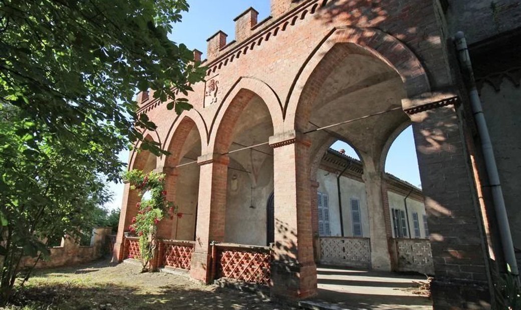Castle for Sale in Incisa Scapaccino, Piedmont, Italy